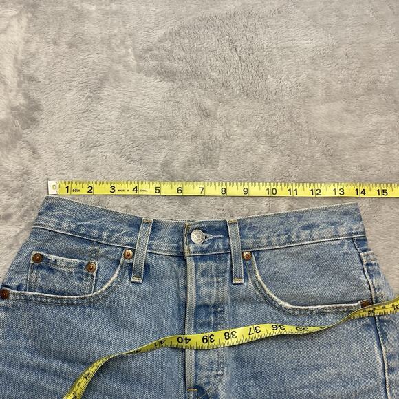 Levis 501 Cutoff Jean Shorts Womens 25 Blue Stonewash Buttonfly Distressed 2" - Picture 8 of 10
